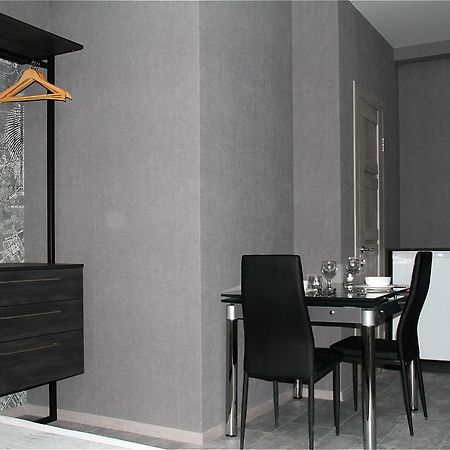 Solo Apartment Virmenska Kiev Dış mekan fotoğraf