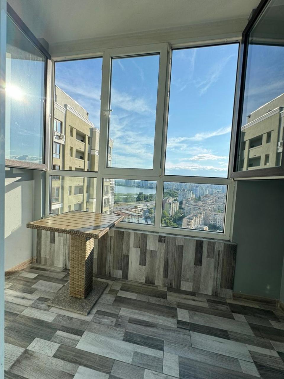 Solo Apartment Virmenska Kiev Dış mekan fotoğraf