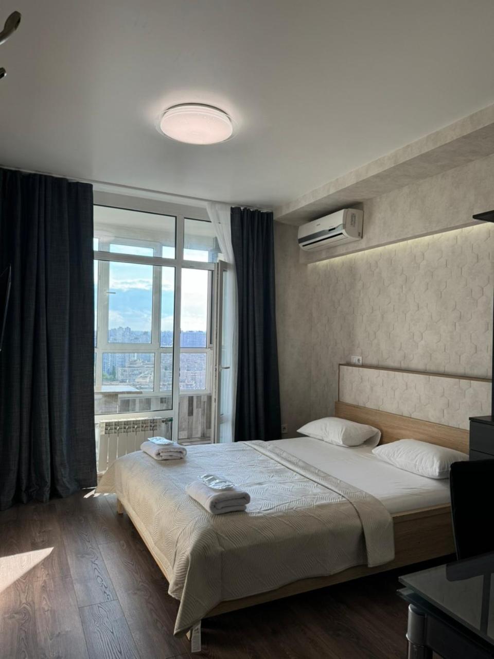 Solo Apartment Virmenska Kiev Dış mekan fotoğraf